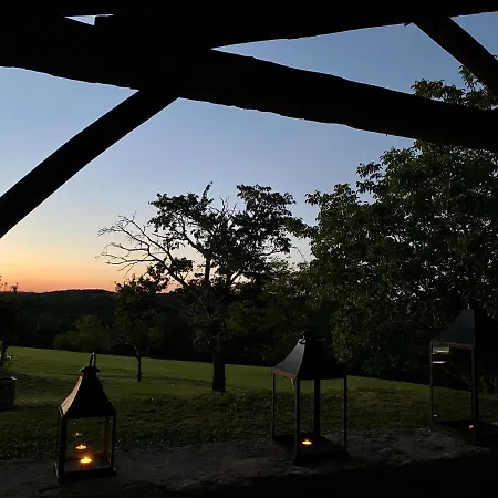 Domaine De Cazal - D'hotes Avec Piscine Au Coeur De 26 Hectares De Nature Preservee * Saint-Cyprien (Dordogne)