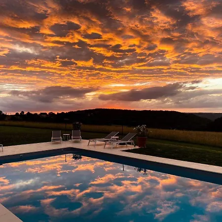Domaine de Cazal - Chambres d'Hôtes de Charme dans un Domaine Privé avec Piscine, au cœur de 26 hectares de nature préservée Bed & Breakfast 3*