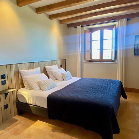 Domaine de Cazal - Chambres d'Hôtes de Charme dans un Domaine Privé avec Piscine, au cœur de 26 hectares de nature préservée Bed & Breakfast 3*